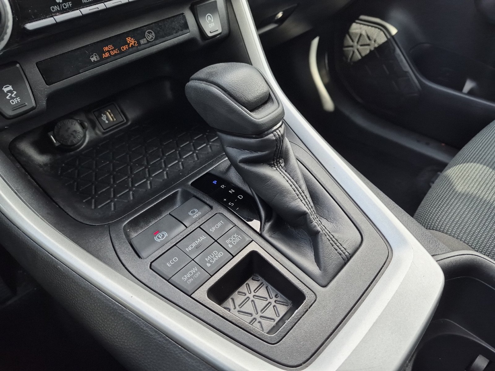 Certified 2025 Toyota RAV4 LE AWD/4WD image 19