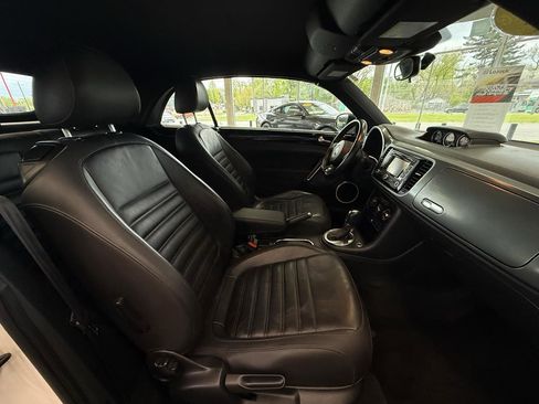 Used 2014 Volkswagen Beetle R-Line FWD image 30