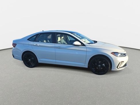 New 2026 Volkswagen Jetta SE image 4