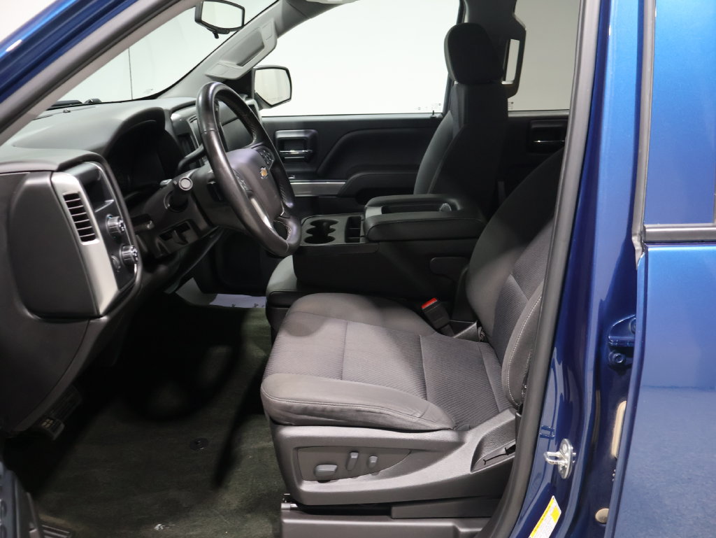 Used 2018 Chevrolet Silverado 1500 LT w/ LT Eassist Package AWD/4WD image 10