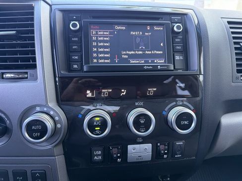 Used 2016 Toyota Sequoia Platinum AWD/4WD image 28