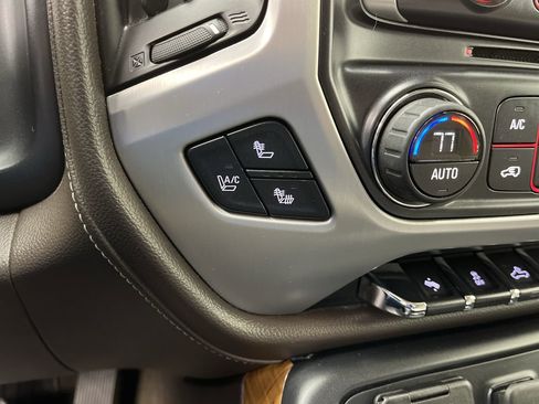 Used 2015 GMC Sierra 1500 SLT w/ SLT Crew Cab Value Package AWD/4WD image 22