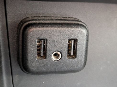 Used 2022 Chevrolet Colorado W/T w/ Custom Special Edition image 29