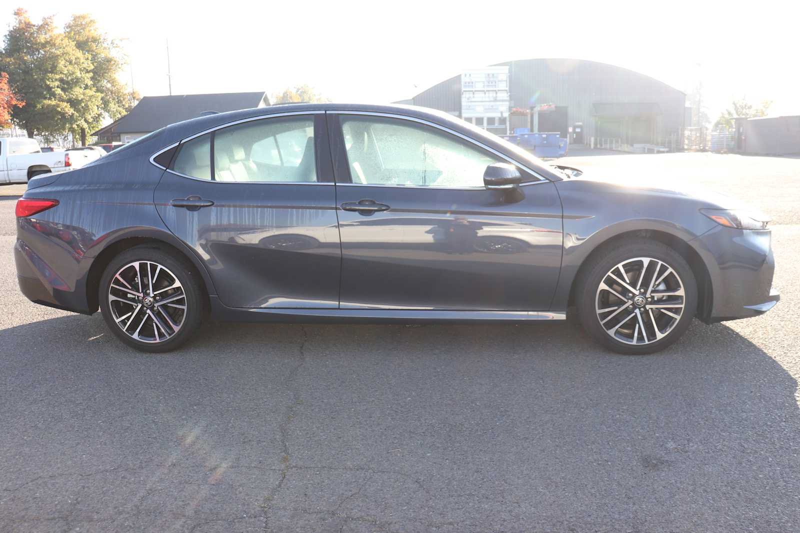 Used 2026 Toyota Camry XLE AWD/4WD image 4