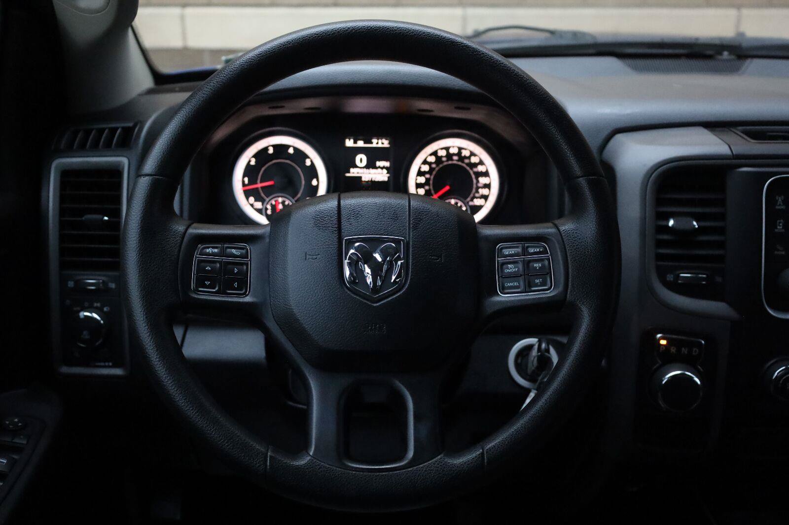 Used 2015 RAM 1500 Express RWD image 29