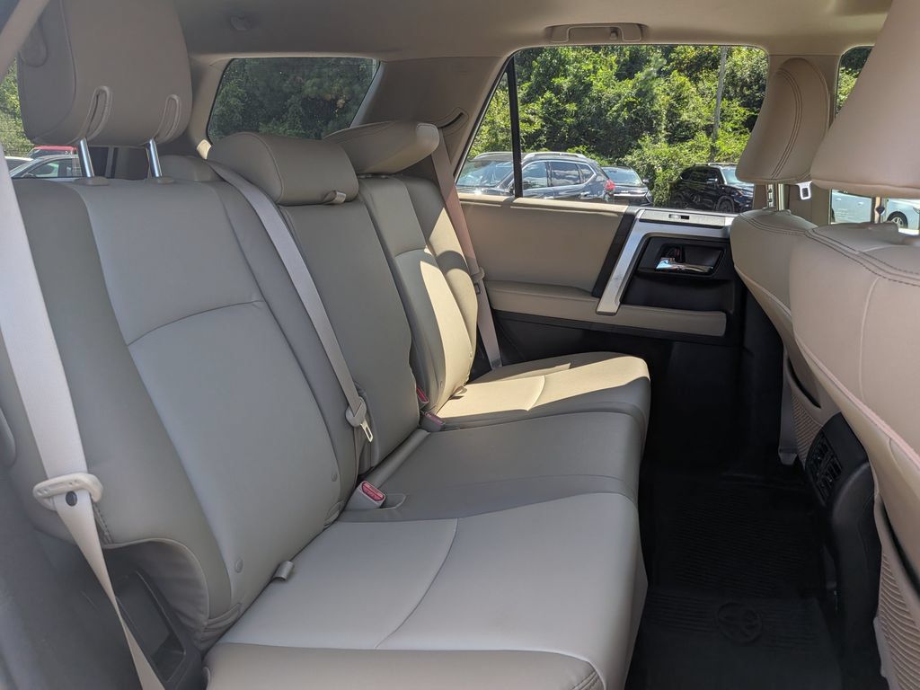 Used 2022 Toyota 4Runner SR5 Premium w/ Moonroof Package AWD/4WD image 26