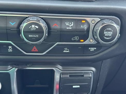 Certified 2022 Jeep Wrangler Sport AWD/4WD image 32