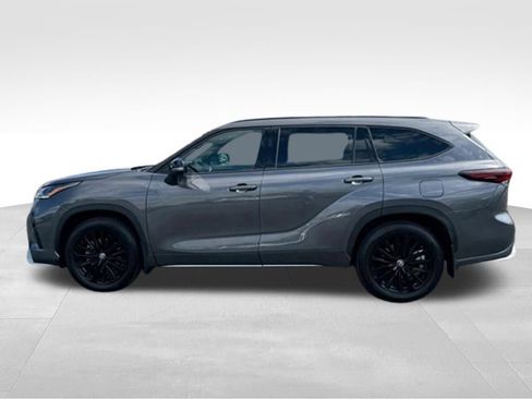 Used 2024 Toyota Highlander XSE AWD/4WD image 2