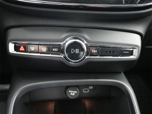 Used 2024 Volvo XC40 B5 Plus w/ Protection Package Premier image 12