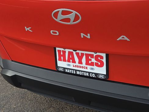 Used 2024 Hyundai Kona SEL w/ Convenience Package FWD image 9