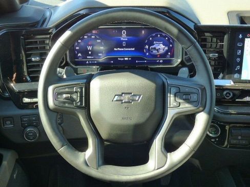 Used 2025 Chevrolet Silverado 1500 ZR2 w/ Technology Package image 4