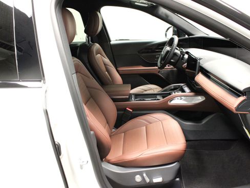 New 2026 Lincoln Nautilus Reserve image 15