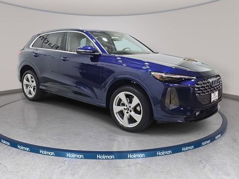 Certified 2025 Audi Q5 2.0T Premium Plus w/ Premium Plus image 4