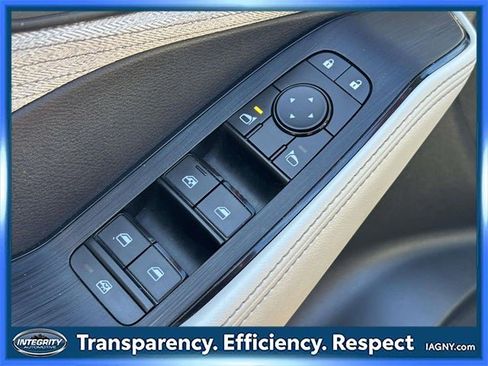 Certified 2023 Nissan Rogue SV image 21