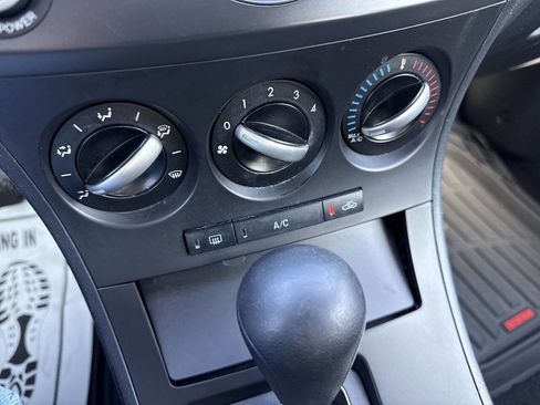 Used 2012 MAZDA MAZDA3 i Sport image 37