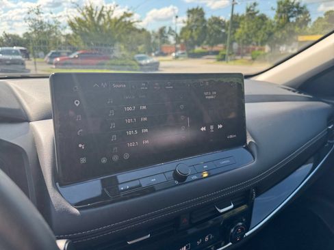 Used 2026 Nissan Rogue SL FWD image 21