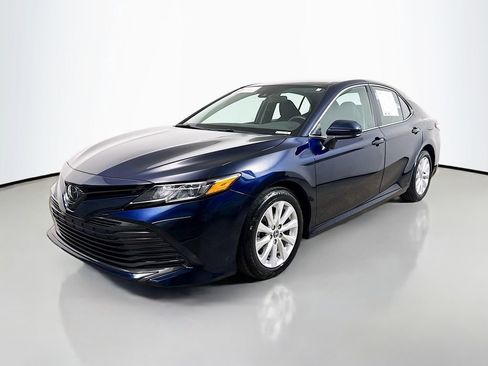 Certified 2020 Toyota Camry LE image 3