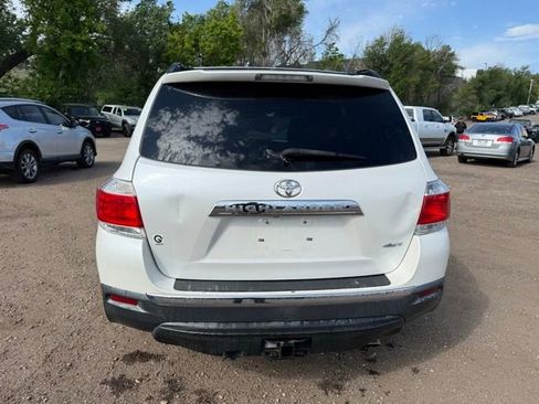 Used 2011 Toyota Highlander SE w/ Tow Pkg AWD/4WD image 5