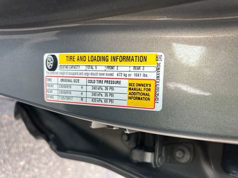 Used 2018 Chevrolet Equinox Premier image 30