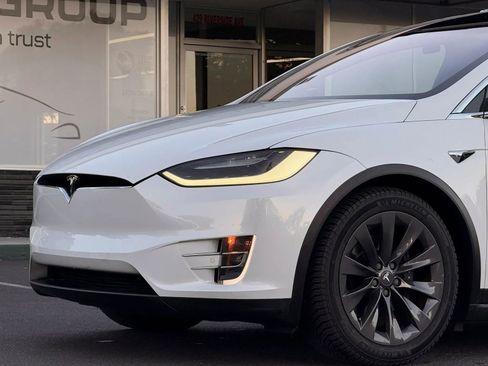 Used 2018 Tesla Model X 100D AWD/4WD image 4