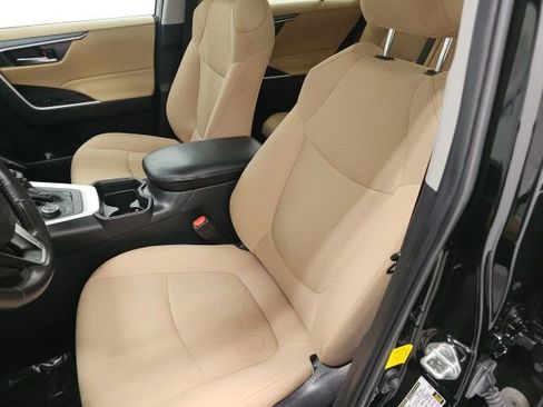 Used 2019 Toyota RAV4 XLE w/ Convenience Package image 14