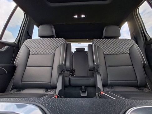 New 2026 GMC Acadia Denali w/ Super Cruise Package FWD image 29