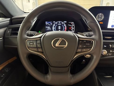 Used 2023 Lexus ES 350 image 12