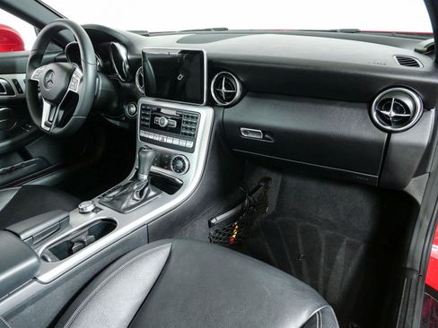 Used 2013 Mercedes-Benz SLK 250 image 19
