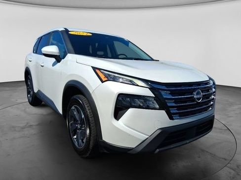 Used 2025 Nissan Rogue SV FWD image 4