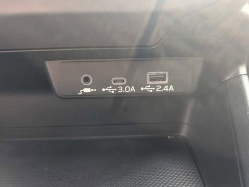 Used 2025 Subaru Crosstrek 2.0i Premium image 14