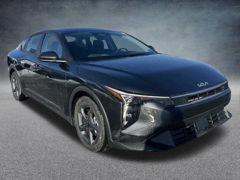 New 2025 Kia K4 LXS image 2