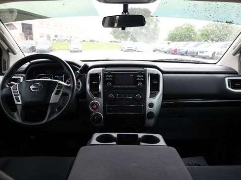 Used 2017 Nissan Titan SV AWD/4WD image 14