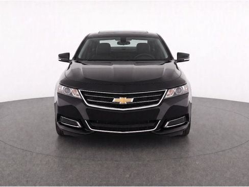 Used 2015 Chevrolet Impala LT w/ Convenience Package FWD image 2