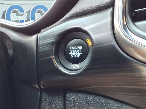 Used 2021 Jeep Grand Cherokee Laredo image 16