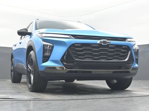 Used 2025 Chevrolet Trax ACTIV FWD image 23
