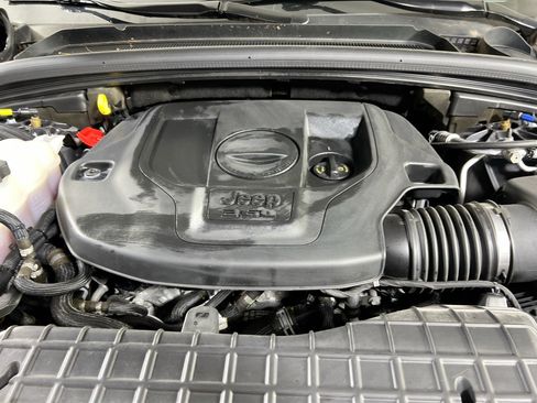 Used 2022 Jeep Grand Cherokee Overland AWD/4WD image 31