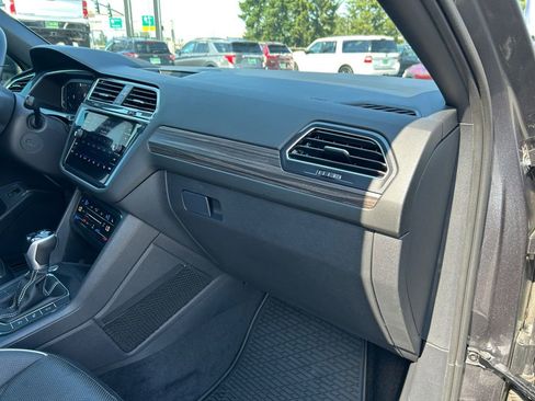 Used 2022 Volkswagen Tiguan SEL R-Line image 26
