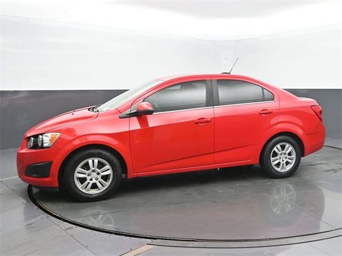 Used 2016 Chevrolet Sonic LT image 2