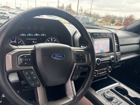 Used 2019 Ford Expedition XLT image 20