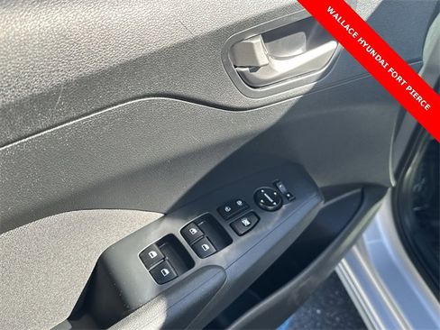 Used 2022 Hyundai Accent SE image 17