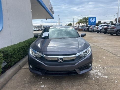 Used 2017 Honda Civic EX-T image 2