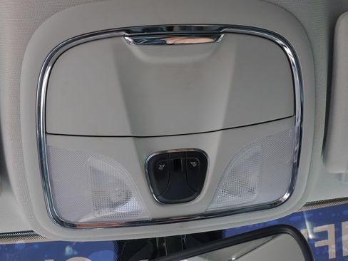 Used 2019 Jeep Cherokee Limited AWD/4WD image 30