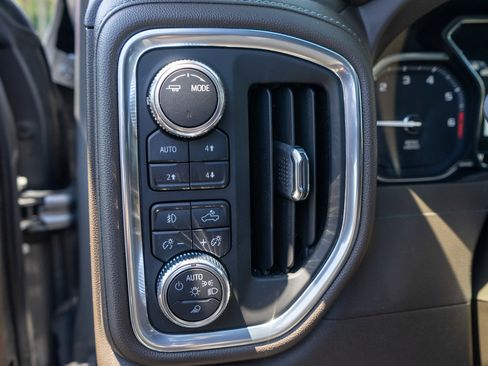 Used 2022 GMC Sierra 1500 Denali w/ Denali Premium Package AWD/4WD image 17
