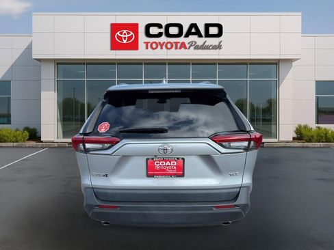 Certified 2022 Toyota RAV4 XLE w/ Convenience Package FWD image 4