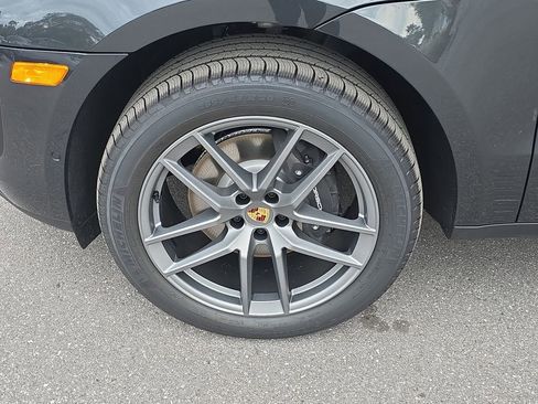 New 2026 Porsche Macan Base image 12