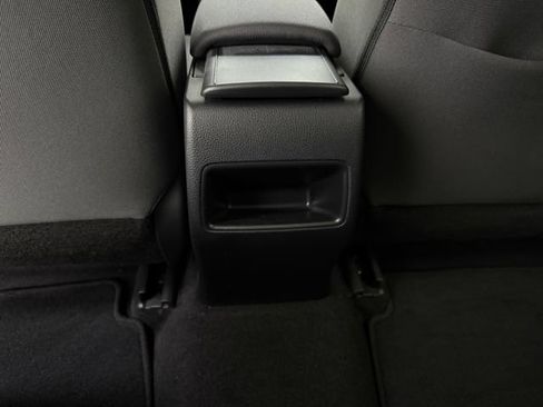 Used 2021 Toyota Corolla LE FWD image 32