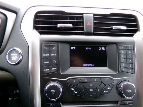 Used 2018 Ford Fusion SE image 19