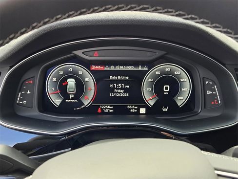 Certified 2024 Audi Q8 Prestige image 24