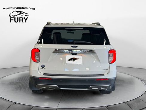 Used 2020 Ford Explorer XLT w/ Equipment Group 202A AWD/4WD image 4