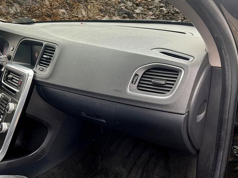 Used 2015 Volvo S60 T5 Premier image 16